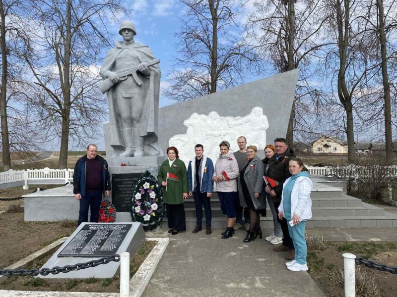 Зельвенцы приняли участие в акции Приди и поклонись